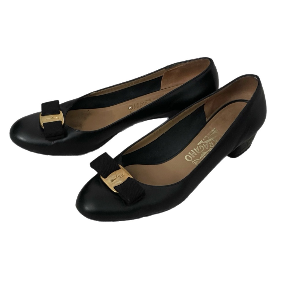 Salvatore Ferragamo Vara Pump - Size 8 - Picture 3 of 11